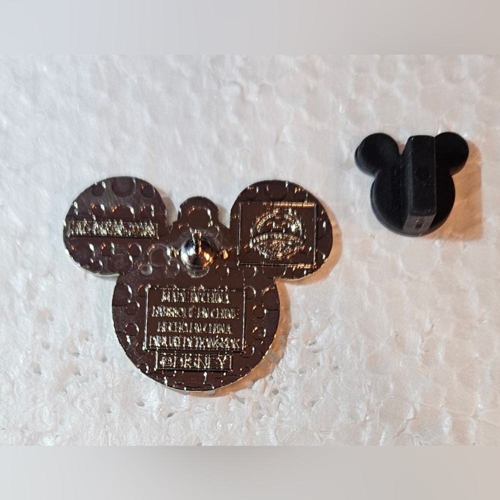 Disney Villains Mickey Icon Mystery Pin Set - Maleficent Pin - - Picture 2 of 4